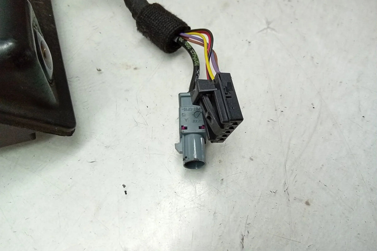 Decklid Volkswagen Passat 16 (Good) OEM Backup Mounted Pre-Owned Camera 2016