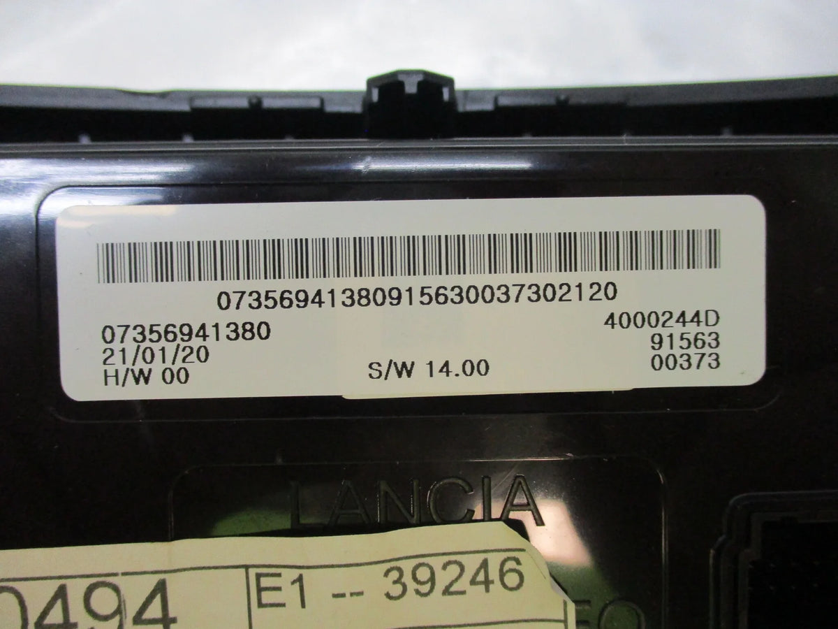 Radio Heater AC Climate Control OEM Renegade 19 (Good) Jeep 18 & Panel LKQ Pre-Owned 20