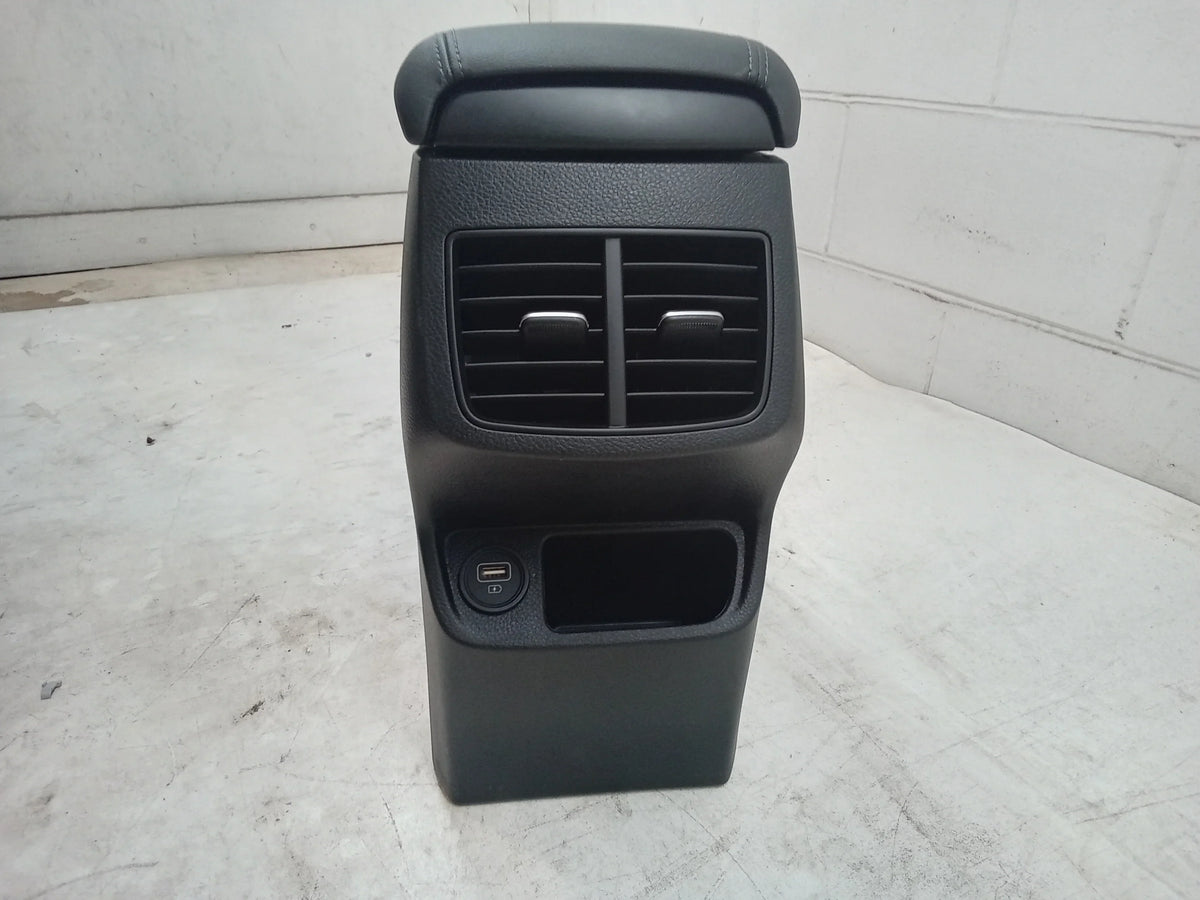 Charger Seltos And 21 OEM W/ (Good) Kia Center Phone Pre-Owned USB Floor Ports Console