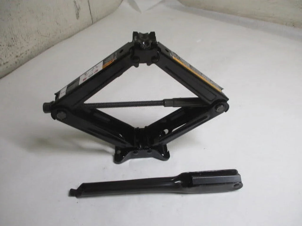 Tire Assembly Chevrolet 2019 Wheel LKQ OEM Trax Jack (Good) w/Tool Pre-Owned