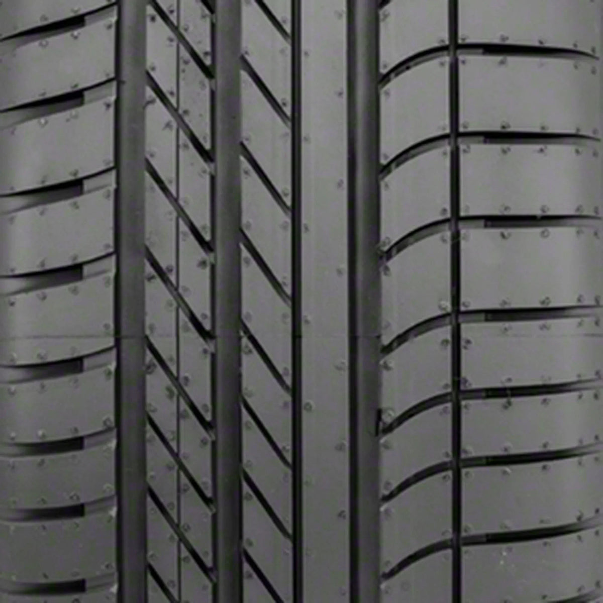 103Y Passenger Eagle Asymmetric 285/40R19 UHP F1 Goodyear Tire